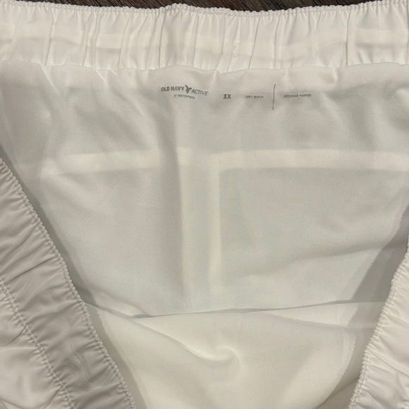 NWT 3X Old Navy Active White Shorts - Picture 2 of 6